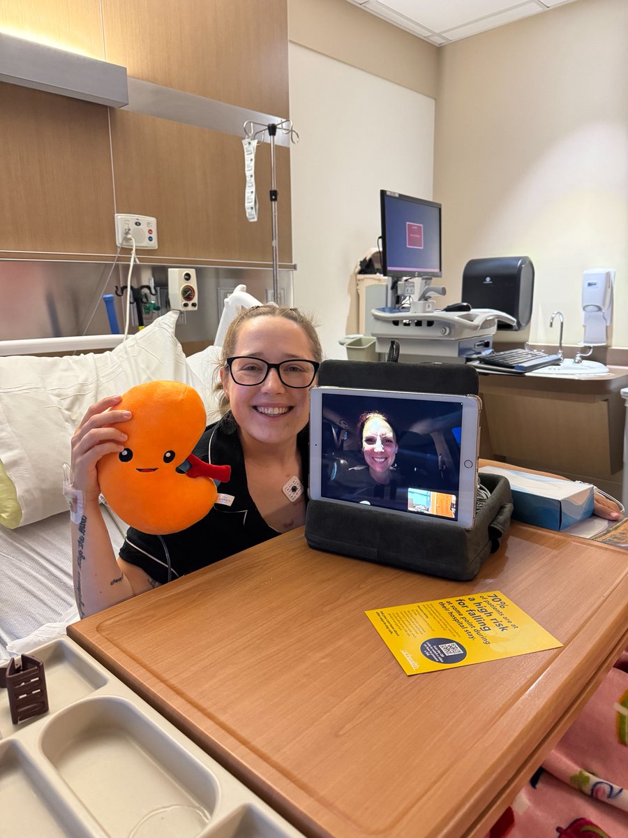 annalee__marie's tweet image. kidney donation surgery complete, recipient surgery a success, rang the dang bell, and now we wait for mama’s turn 🫶🏻