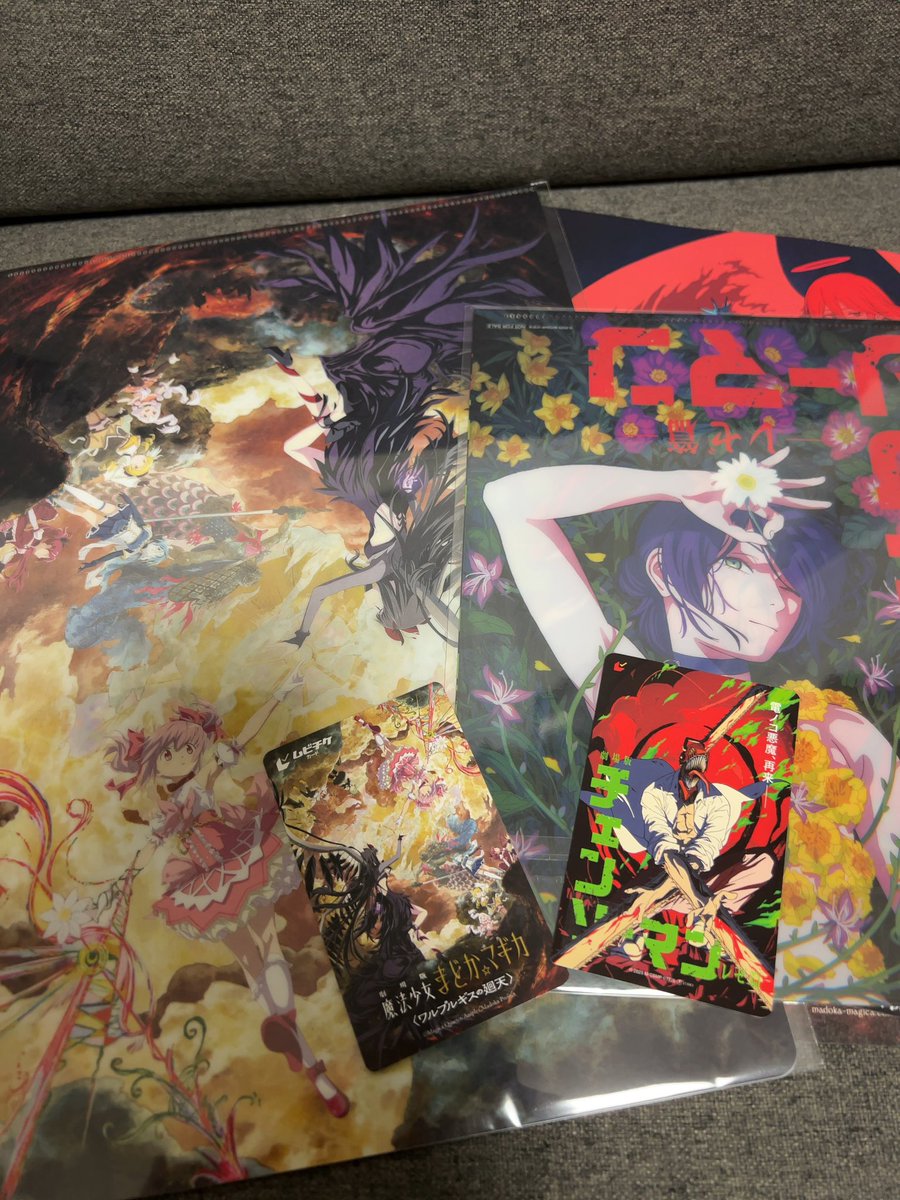 映画館、鬼滅の人多すぎ　笑

とりあえずムビチケ買えたので良かった♪