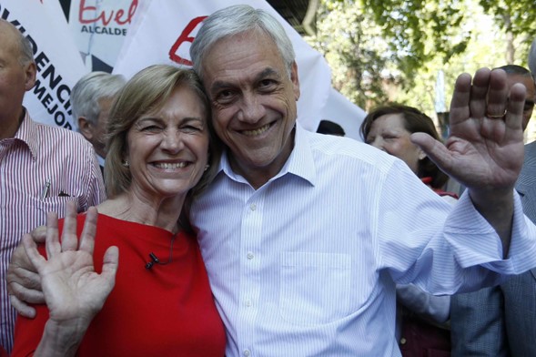 Felipe Abalos Ch 🍉 (@abalosfelipe) on Twitter photo Chile Vamos ya fue gobierno 2 veces, que han gobernado José Antonio Kast <a href="/joseantoniokast/">José Antonio Kast Rist 👍🇨🇱</a> y Republicanos??, sólo un proceso constituyente fracasado. Chile no está para más experimentos de gente sin experiencia, por eso y más yo voto Evelyn Matthei <a href="/evelynmatthei/">Evelyn Matthei</a>.
#Matthei2026 👆 Chile Vamos ya fue gobierno 2 veces, que han gobernado José Antonio Kast <a href="/joseantoniokast/">José Antonio Kast Rist 👍🇨🇱</a> y Republicanos??, sólo un proceso constituyente fracasado. Chile no está para más experimentos de gente sin experiencia, por eso y más yo voto Evelyn Matthei <a href="/evelynmatthei/">Evelyn Matthei</a>.
#Matthei2026 👆
