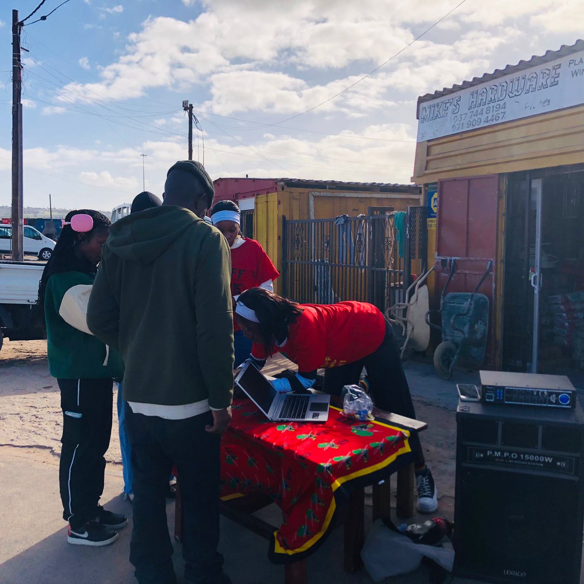 EFFYouthWC's tweet image. ♦️In Pictures ♦️
EFF Youth Command Western Cape Provincial Youth Interim Leadership Core Member, Fighter Nthateng Zeka along with Subregion Youth Interim Leadership Core Members are currently canvassing community members at Ward 9,Saldanha.
#EFFTurns12