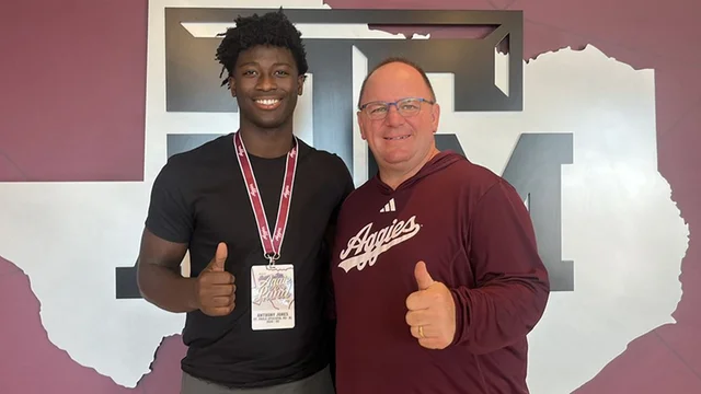AndrewHatts's tweet image. 'Tank' Talk: How Texas A&M stacks up with Alabama, Oregon for top EDGE target Anthony Jones. (VIP)
247sports.com/college/texas-…