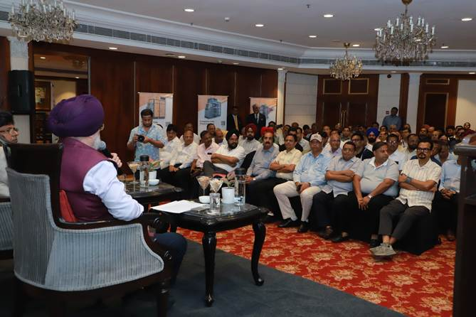 Petroleum Dealers Must Become Active Partners in India’s Energy Transition: Union Minister <a href="/HardeepSPuri/">Hardeep Singh Puri</a> while addressing the Plenary Session of the All India Petroleum Dealers Association (AIPDA) Conclave

The Union Minister acknowledged concerns related to dealer commissions,