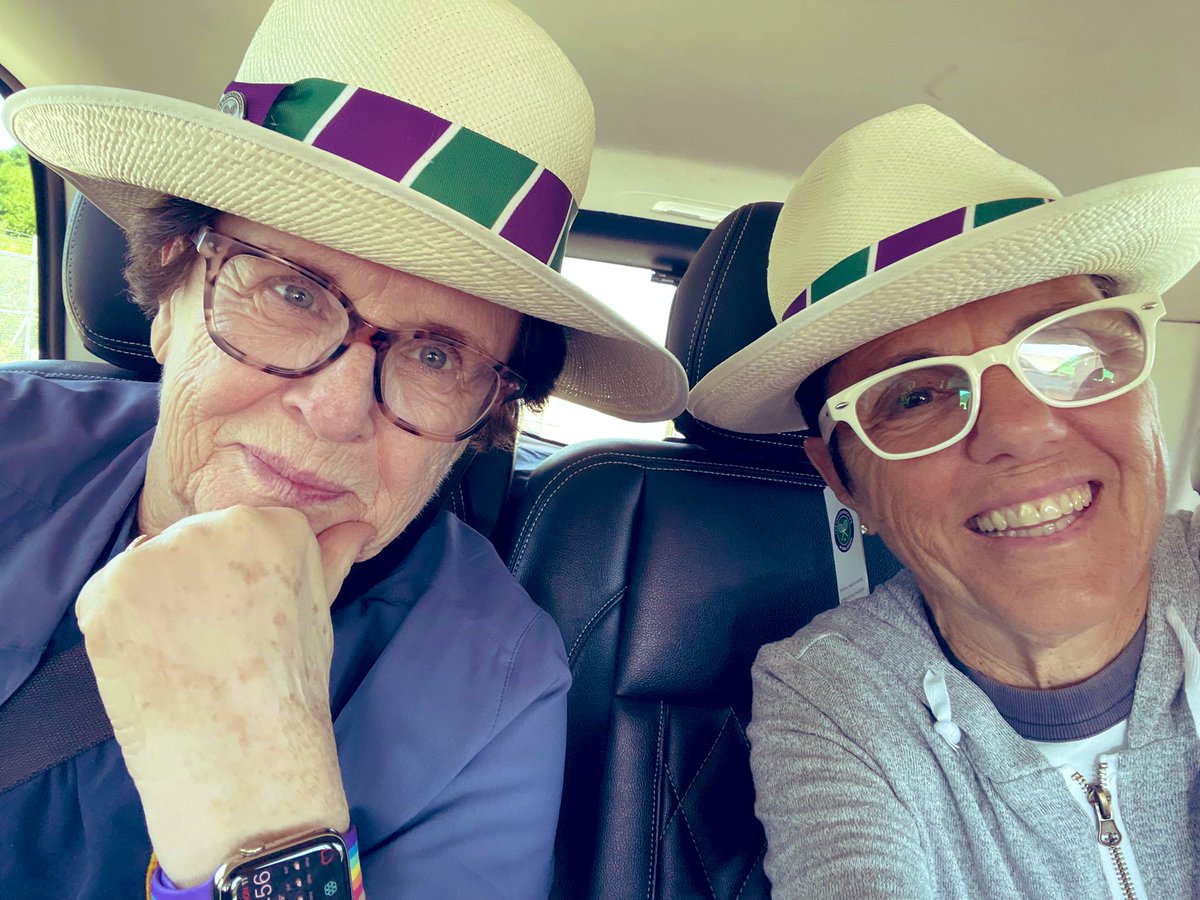 BillieJeanKing's tweet image. Still in a Wimbledon frame of mind, while looking forward to next month's U.S. Open.
This photo was from a few years back. Wimbledon Panamas are essential viewing attire.
#FlashbackFriday