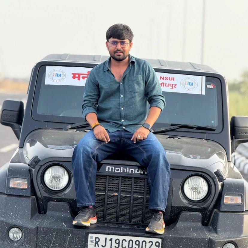 ManishNSUI__'s tweet photo. हृदय अजीज बड़े भाई सूरज सोऊ को जन्मदिवस की हार्दिक बधाई एवं शुभकामनाएँ।
ईश्वर से आपके उत्तम स्वास्थ्य एवं दीर्घायु जीवन की मंगलकामना करते हैं। https://t.co/7qDFXeLRPE