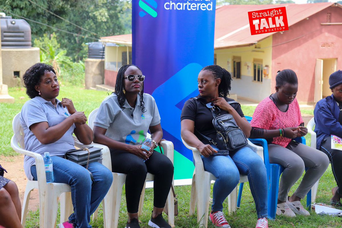 STFUganda's tweet image. Happening Now: Standard Chartered Bank, in partnership with STF, engages youth from Kitanda Youth Union at Ttikkalu Health Center III, Wakiso District, in a financial literacy session.
The training focuses on budgeting, saving, and financial planning to empower youth with…