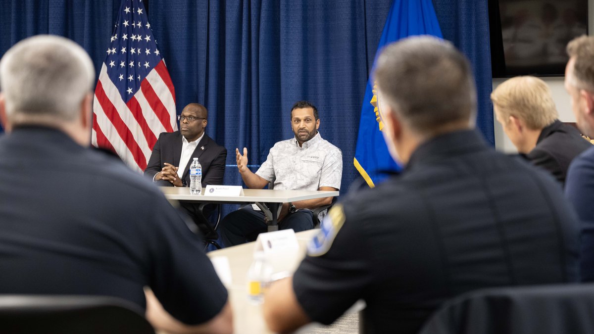 FBIMinneapolis's tweet image. We are grateful for the recent visit from Director Patel to FBI Minneapolis. His engagement and insights reinforced the importance of strong, reliable partnerships in our mission. Together, we can effectively tackle challenges and drive progress.
Thank you, Director Patel for…