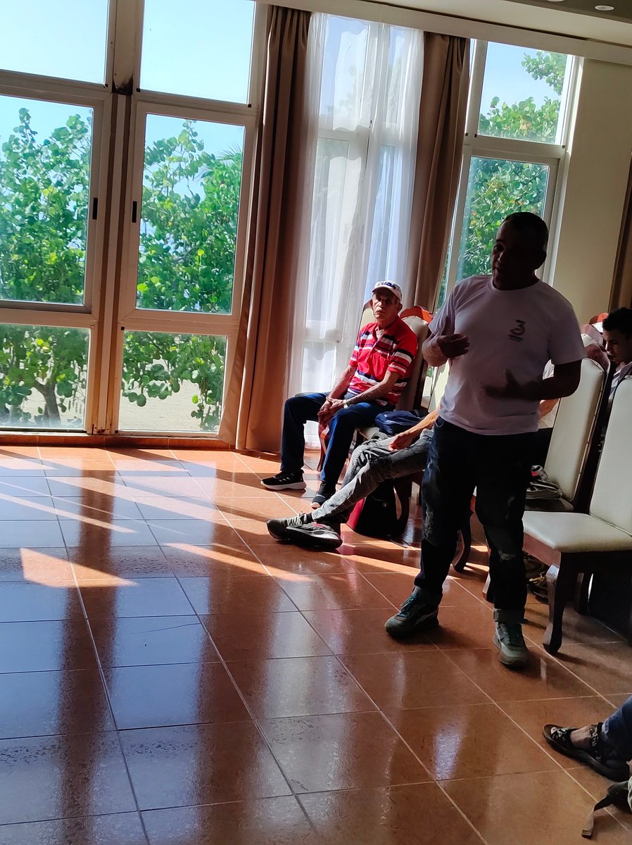 Como parte del Fórum por la Innovación de <a href="/epi_gran/">EpiGran</a> se continúa la exposición de trabajos relacionados con la eficiencia energética, energía renovable y Piezas de respuesto.#PescaPorCuba #LaPremisaEsHacer