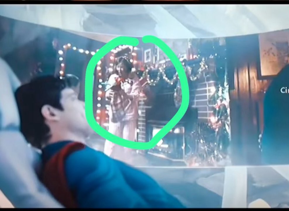 Lbardaji_'s tweet photo. Is it just me, or  @JamesGunn ‘s Superman has a child memory celebrating Christmas with a Tió de Nadal? No wonder why he is so cool https://t.co/QnPpmz1y6r