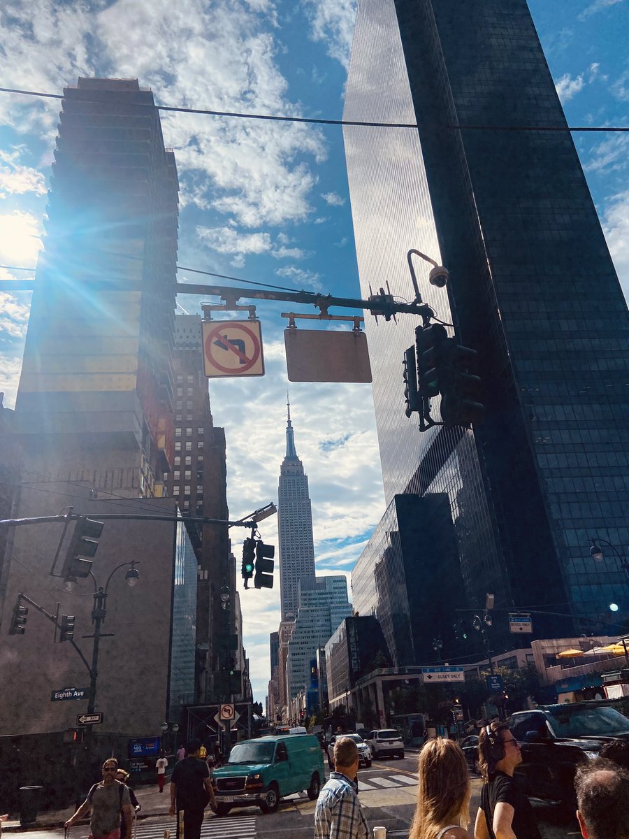 johndavittontv's tweet image. NYC is looking good today. Clouds move in for the weekend.