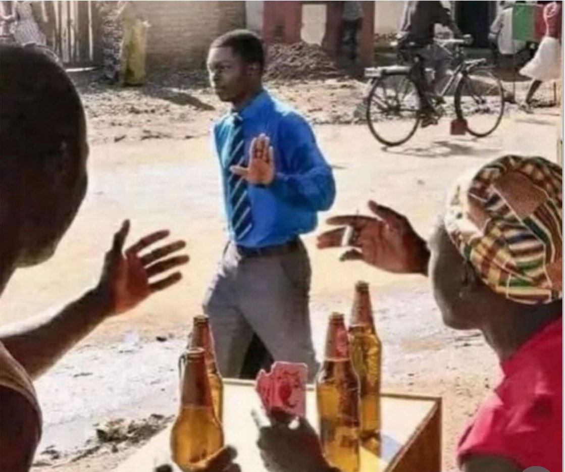 Quando chega sexta-feira eu tô focado nos treinos, mas sai a notícia da tornozeleira eletrônica. 

Meus amigos: 🍺🍻🍾
Eu: ✋🏾✋🏾✋🏾