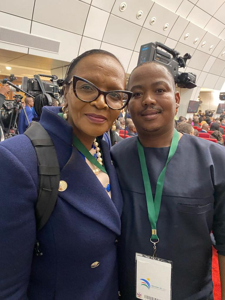 King_of_NamaquaLand π΅πΈ (@gord_thejourno) on Twitter photo Congratulations on an absolutely stellar career Ma <a href="/Sophie_Mokoena/">Sophie Mokoena</a> Your fearless and brave ability to tell stories and hold power to account will forever reign, and will be emulated. Greatness must multiply. You make me proud to be a journalist. Congratulations on an absolutely stellar career Ma <a href="/Sophie_Mokoena/">Sophie Mokoena</a> Your fearless and brave ability to tell stories and hold power to account will forever reign, and will be emulated. Greatness must multiply. You make me proud to be a journalist.