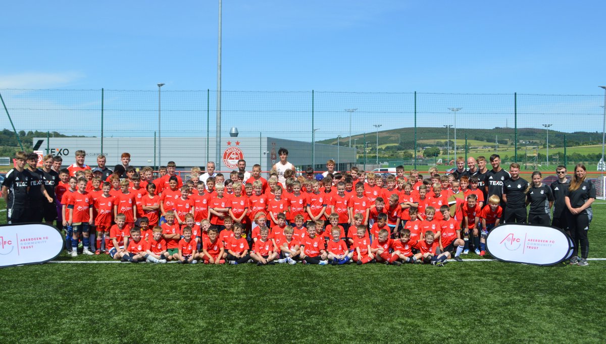 AFCCT's tweet image. ☀ AFCCT Summer Coaching - week two!
Another fantastic week of AFCCT Summer Coaching at Cormack Park completed; we were joined by over 100 kids who are enjoying their summer holidays in the sun whilst learning new football skills, playing games and making friends 😎
Check out…