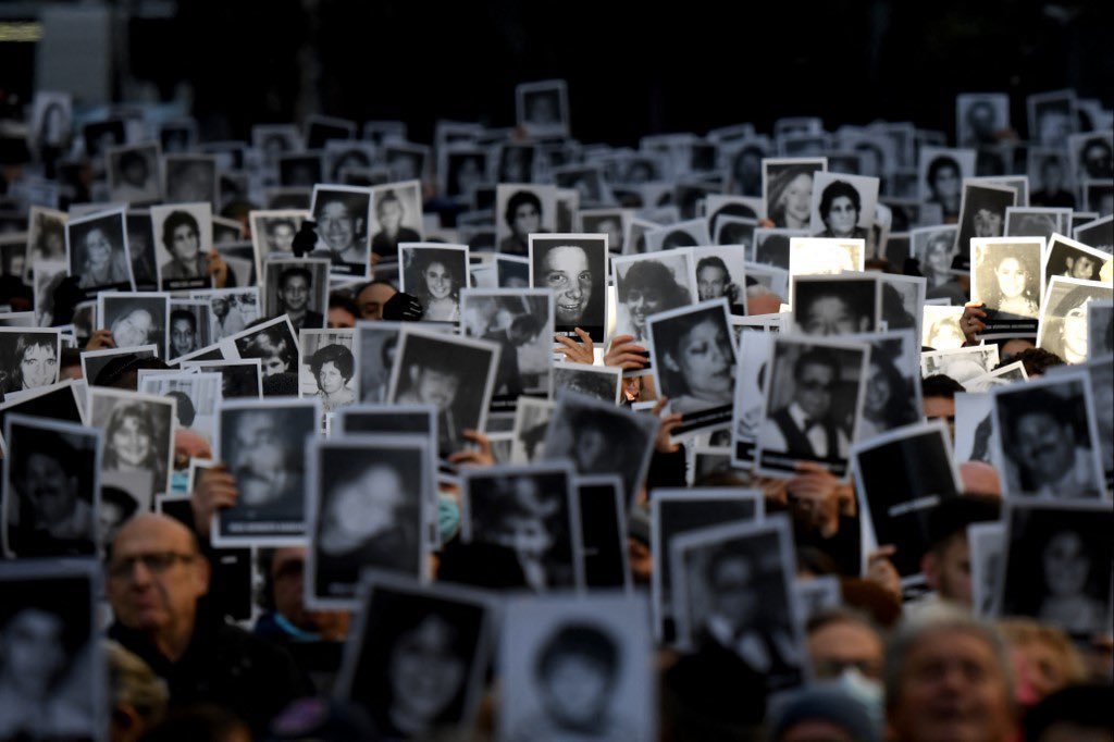 A 31 años del atentado a la AMIA, el reclamo de justicia sigue vigente.

Hoy, como cada año, recuerdo con dolor a las víctimas y acompaño a sus familias en su lucha incansable.

La memoria es el camino para que no vuelva a pasar. La justicia, una deuda que no dejaremos de