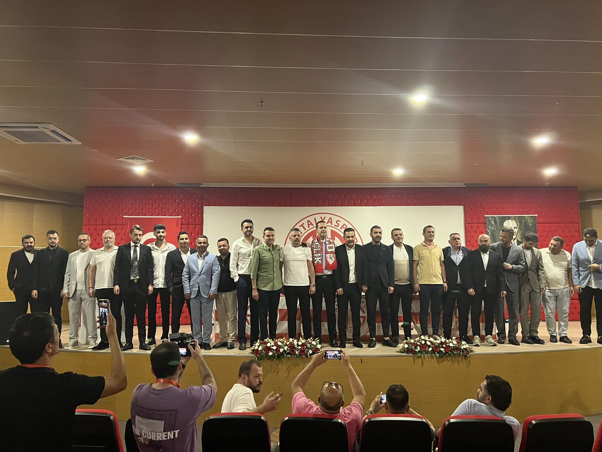 SevenAs Antalyaspor (@sevenas07) on Twitter photo Antalyaspor Başkanlığı’na seçilen Sn. Rıza Perçin ve yeni yönetimini tebrik ediyor, başarılarla dolu bir dönem diliyoruz. <a href="/RizaPercin/">Rızaperçin</a> <a href="/Antalyaspor/">Hesap.com Antalyaspor</a> Antalyaspor Başkanlığı’na seçilen Sn. Rıza Perçin ve yeni yönetimini tebrik ediyor, başarılarla dolu bir dönem diliyoruz. <a href="/RizaPercin/">Rızaperçin</a> <a href="/Antalyaspor/">Hesap.com Antalyaspor</a>