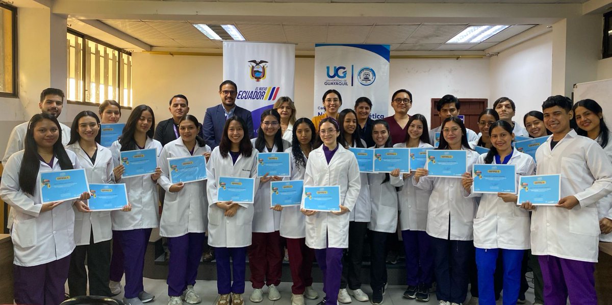 Salud_CZ8's tweet image. La estrategia "Ecuador Crece sin Desnutrición Infantil" de la @Salud_CZ8, certificó a 21 estudiantes del internado de la Carrera de Nutrición de la @UdeGuayaquil  como "Tutores formados en epidemiología comunitaria con énfasis en Desnutrición Crónica Infantil".