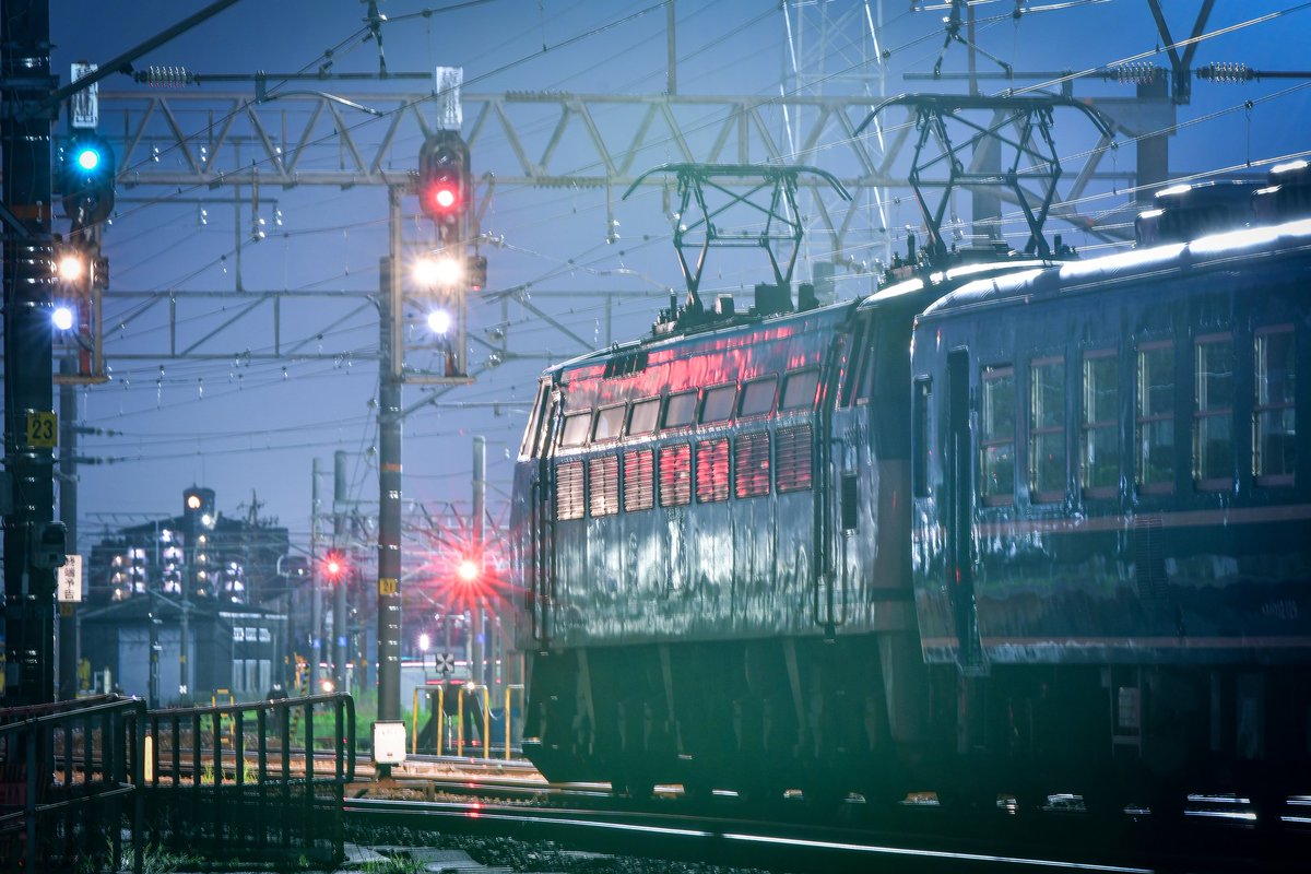 ブルー・トレイン+2 - অনুসন্ধান / X