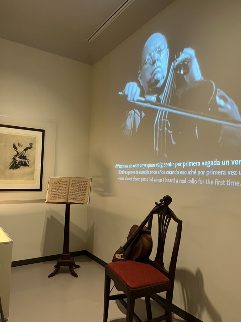 Tota una vida dedicada a la música, la cultura, la pau i Catalunya. Pau Casals: el millor ambaixador que el país ha tingut. No va voler tornar a Catalunya sota la dictadura franquista. Avui reposa al Vendrell. Visiteu el seu museu, una meravella, i retem-li els honors que mereix.