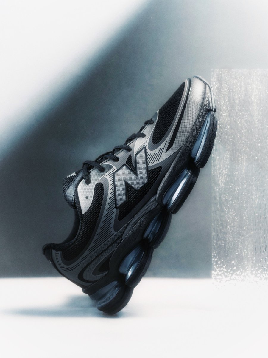 opticrendition's tweet image. Every now and then, a new design comes along that feels fresh yet familiar and this is one of them.
@newbalance Abzorb 2000 “Black Dark Silver”
#kotd #newbalance #Lifestyleshoes