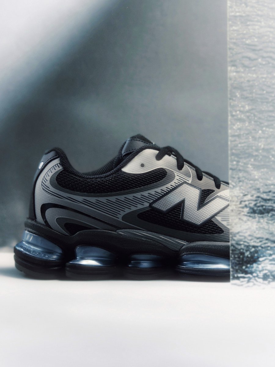 opticrendition's tweet image. Every now and then, a new design comes along that feels fresh yet familiar and this is one of them.
@newbalance Abzorb 2000 “Black Dark Silver”
#kotd #newbalance #Lifestyleshoes