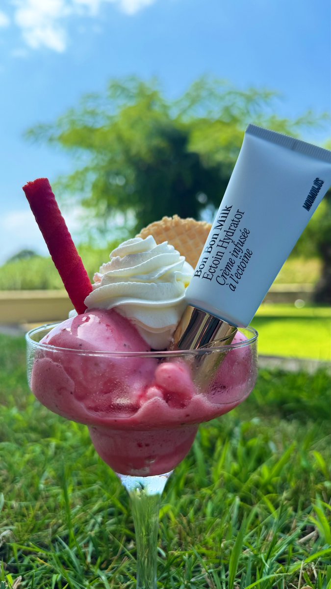 fffabs's tweet image. Not wasting a delicious gelato for this shot 🍓