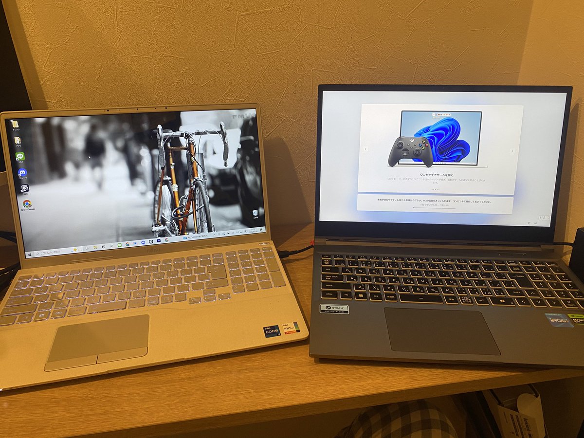 PCを買いました。
3年前、保育園の卒アル係になったことをキッカケに買ったメモリ8GBのPC、今までありがとう。動画編集では初級の段階からカクカク動くようになっちゃってエフェクトかかってんのか!?なシーンが盛りだくさんで参っちんぐでした。
メモリ64GBの新しいPC(黒い方)と共に精進して参ります。