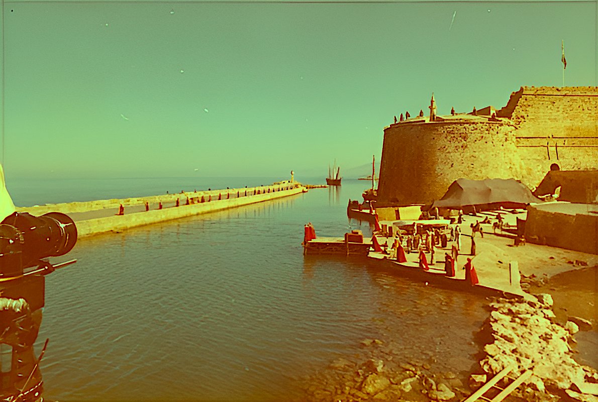 HistoryCyprus's tweet image. Το 1973, οι τουρκικές μυστικές υπηρεσίες αξιοποίησαν ως κάλυψη μία χολιγουντιανή παραγωγή για να προχωρήσουν σε κινηματογράφηση στρατηγικών θέσεων και βυθοσκοπήσεις στη θαλάσσια περιοχή της Κερύνειας.
#Κυπρος | #Cyprus | #Greeks