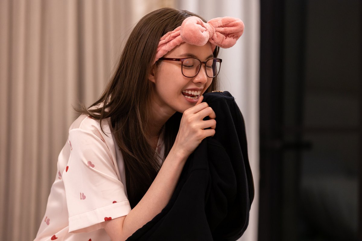 LingOrmCH3's tweet photo. เจ้าเด็กแว่นคนนี้ คิดถึงใครอยู่นะ

LINGORM ONLY YOU EP1
#เพียงเธอEP1 https://t.co/VHMSzkffmd