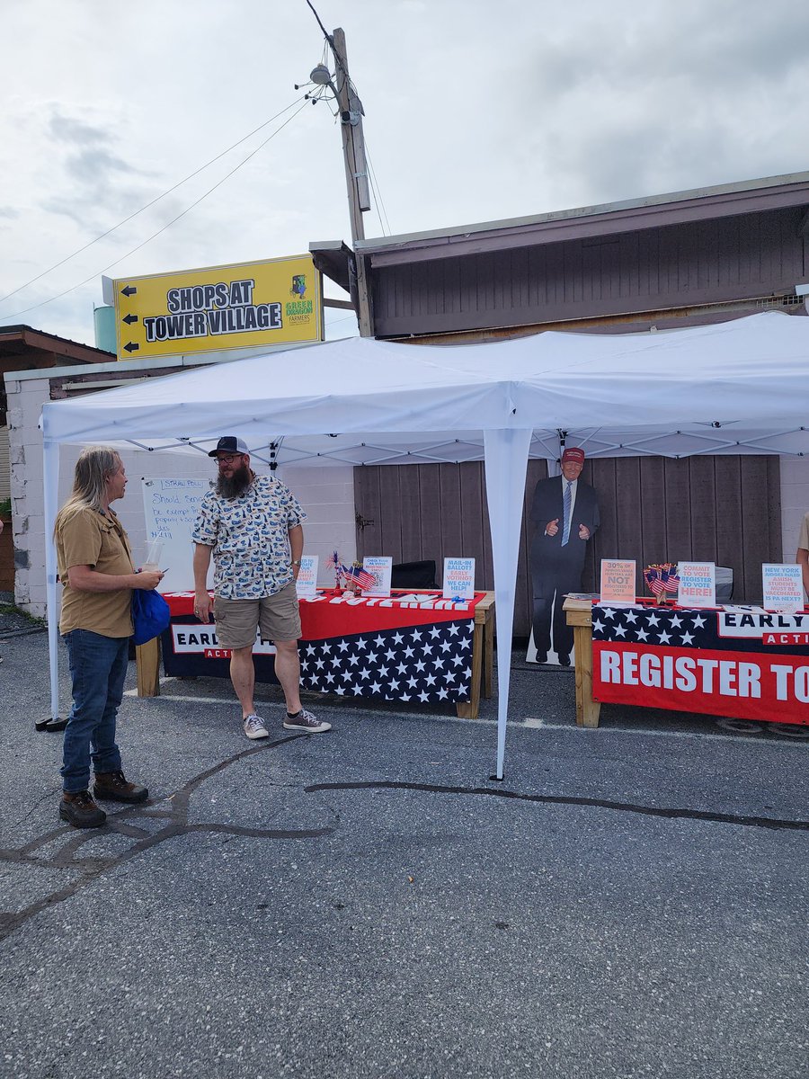 patriotbeth1776's tweet image. Having great conversations at the Green Dragon today!! It's a gorgeous day to hit the market! Come stop in and bring a friend to register to vote & participate in our straw poll! @EarlyVoteAction @GradyGraphics @Eduke15 @ScottPresler @KeithbPa