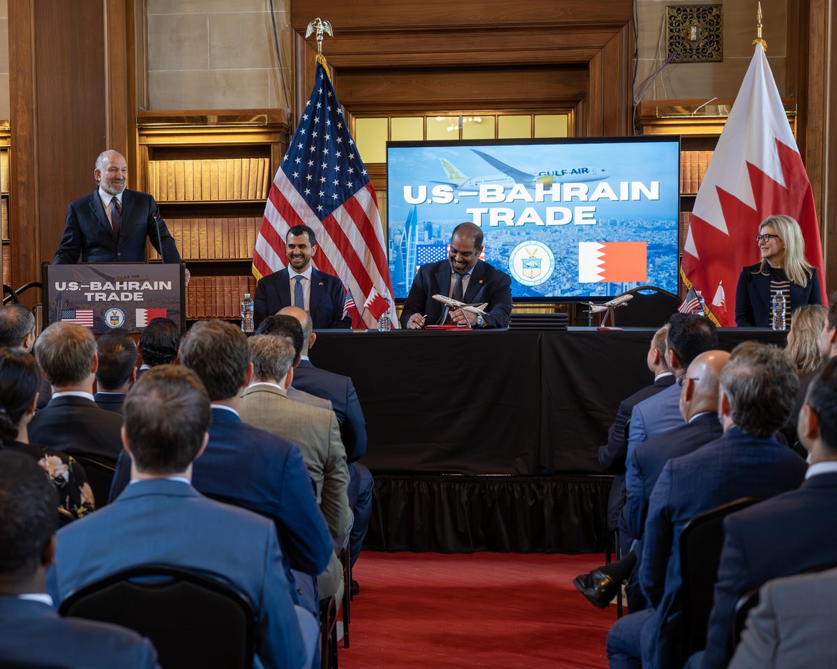 CommerceGov's tweet image. America First Trade Policy in Action: Bahrain’s @GulfAir will buy up to 18 @Boeing 787 aircraft – supporting 400,000+ U.S. jobs with production + delivery.
Under @POTUS, Secretary @HowardLutnick and DOC worked to counter foreign competition and deliver a WIN for American…
