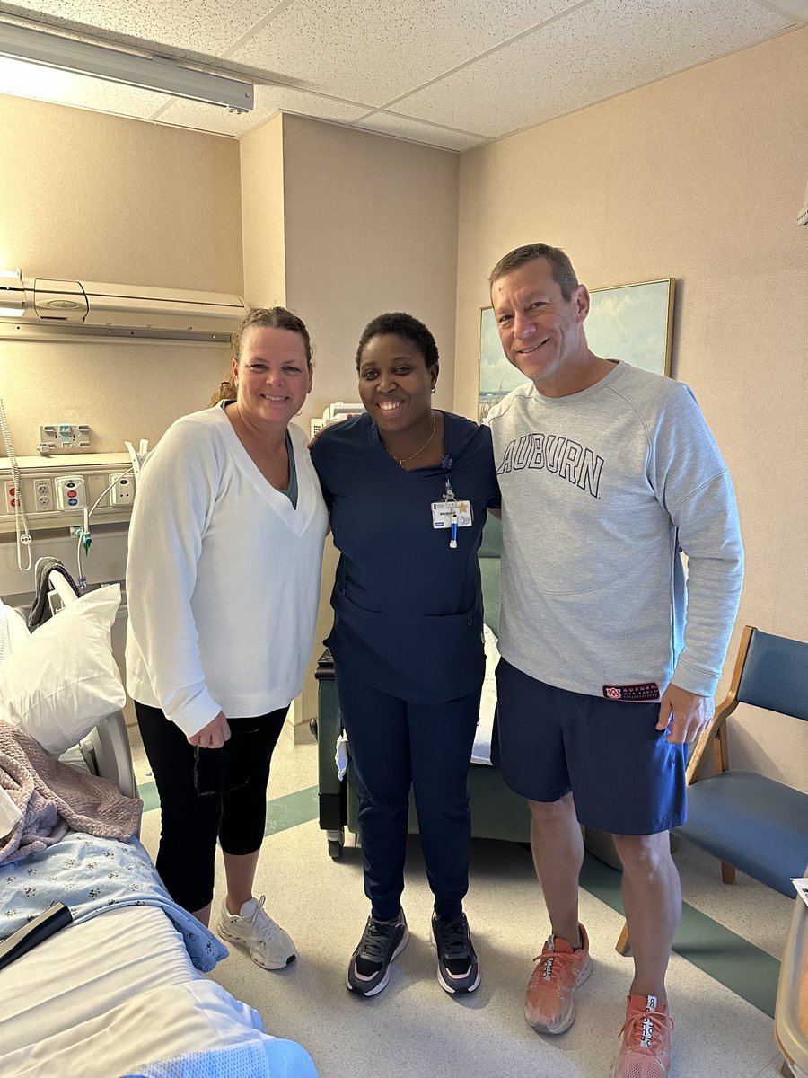 CoachJeffThorne's tweet image. While the surgery & news wasn’t what we had hoped, the kindness, love & care provided by Mayo Clinic was amazing! Nursing team (lead by Nurse Sou) was incredible all week. Can’t say enough about the surgical team as well. The BEST! The fight continues. God is GOOD! #KeepSwingin