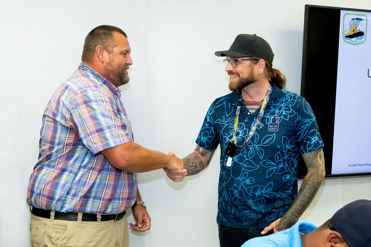 NNSYNews's tweet image. NNSY and the Montpelier Project recognize individuals for achievements in Focus and Finish Initiative for the project.

Check it out on DVIDS: dvidshub.net/image/9187622/…

(Photos by Shelby West, NNSY Photographer) 

#NNSY #FocusAndFinish #ForceBehindTheFleet #GettingItDone