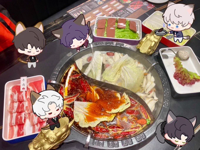 友達と一緒にグラッテ飲んでセレモニー展示イベント見て火鍋食べてきた 楽しかった〜