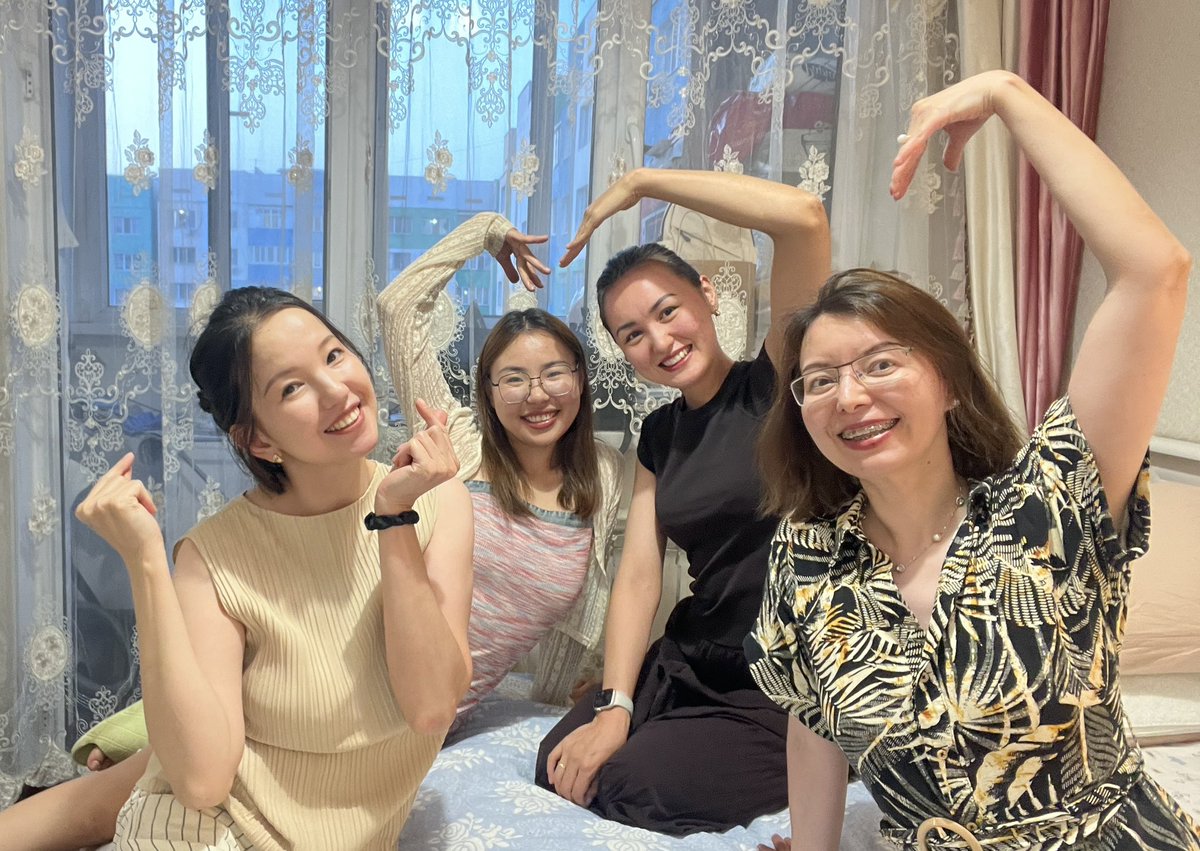 NaziTingting's tweet photo. 近期每周都在组家庭聚会的我及爱人们🥳 https://t.co/qRYm8Ux96L