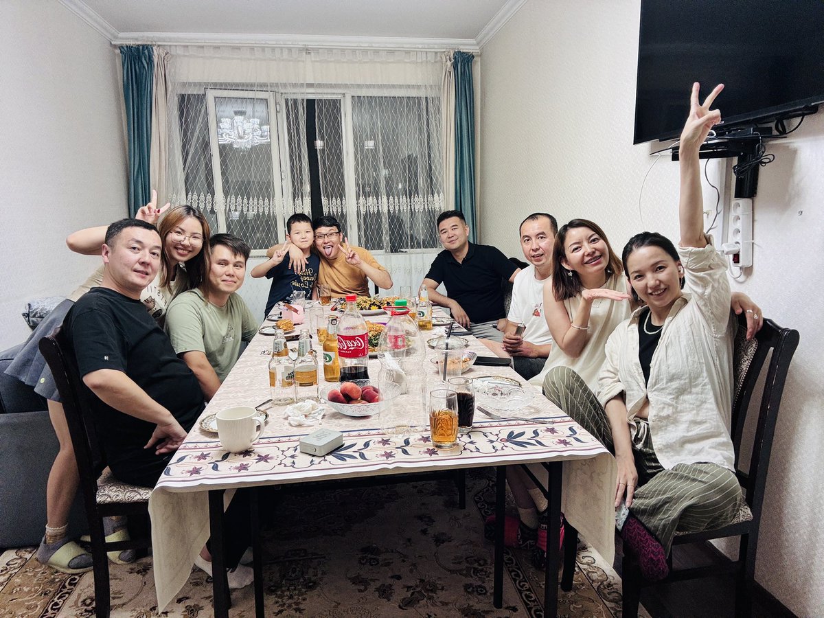 NaziTingting's tweet photo. 近期每周都在组家庭聚会的我及爱人们🥳 https://t.co/qRYm8Ux96L