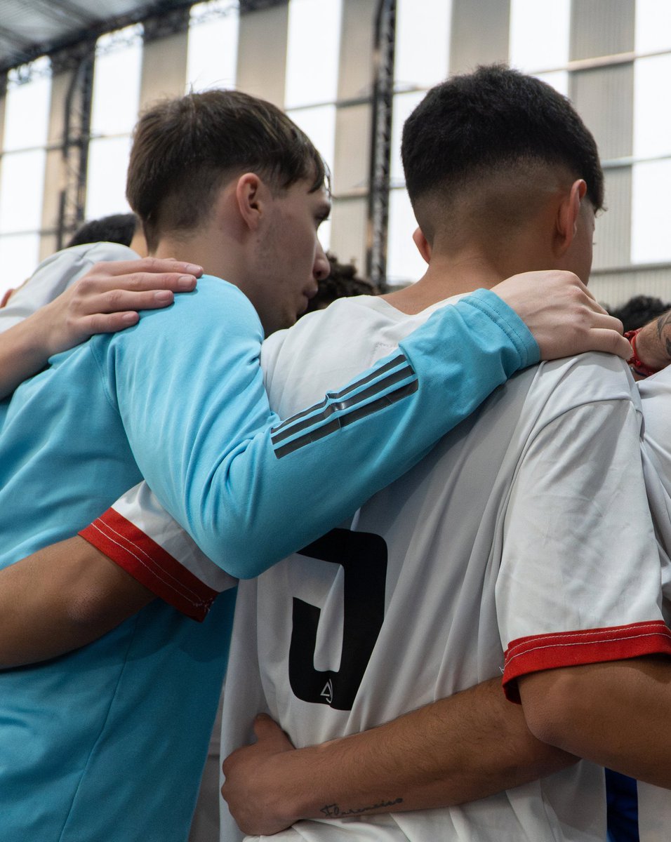 #AAAJ 🐞 ¡Prepararnos e ir por más!

La Primera <a href="/LAAMBAOK/">🏆LAAMBA🏆</a> del Bicho cayó por 2-1 en su compromiso de la Copa Zlot y se despidió del certamen.

Con este resultado llegamos al final de un primer semestre de mucho aprendizaje, con un proyecto nuevo que promete seguir creciendo. ❤️‍🔥