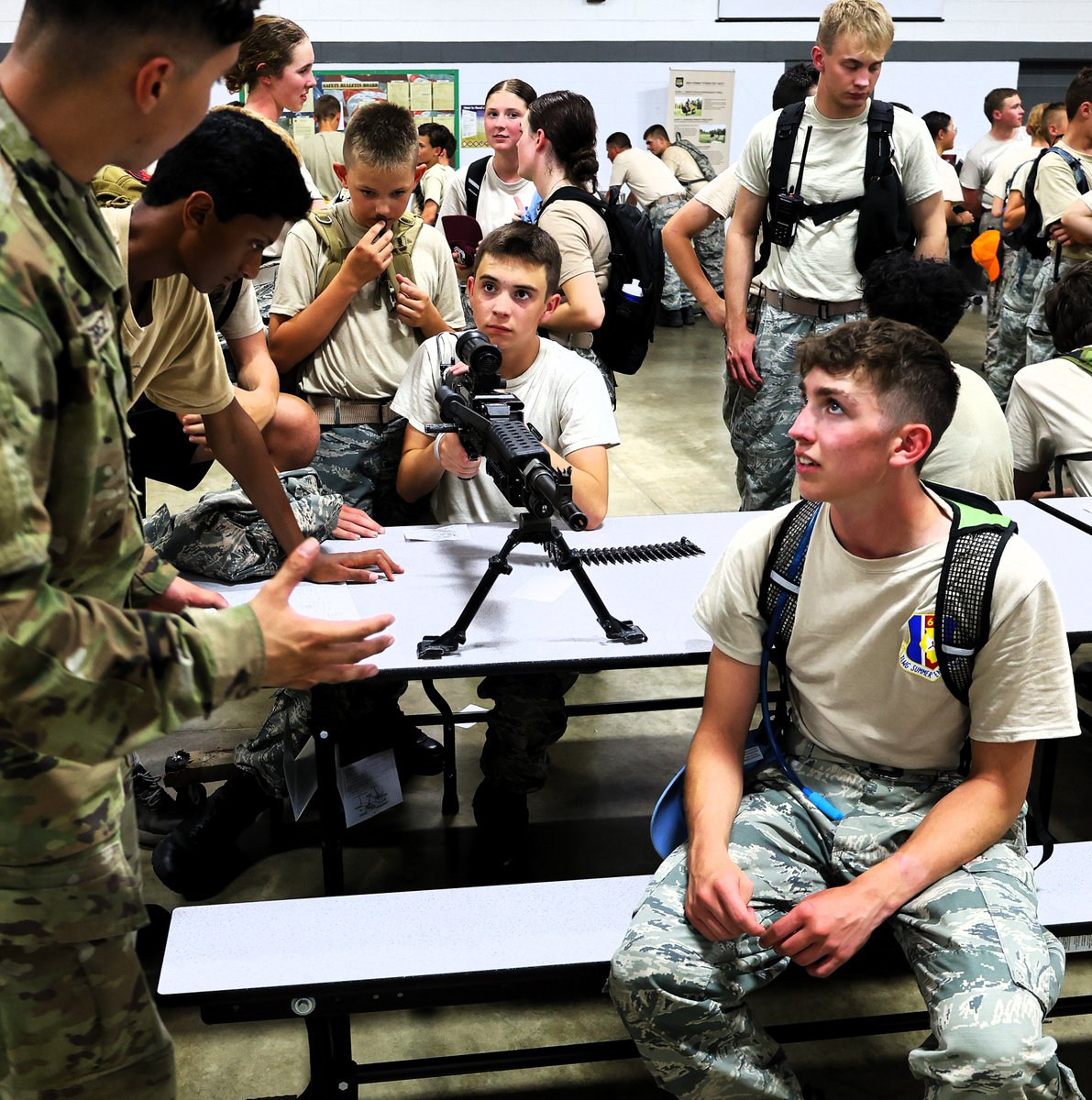IL_Natl_Guard's tweet image. Illinois Army National Guard Soldiers from the 766th Brigade Engineer Battalion had a great time showing some of their equipment to Civil Air Patrol cadets at Marseilles Training Area on July 16. U.S. Army photo by Staff Sgt. Kyle Odum, 139th Mobile Public Affairs Detachment.
