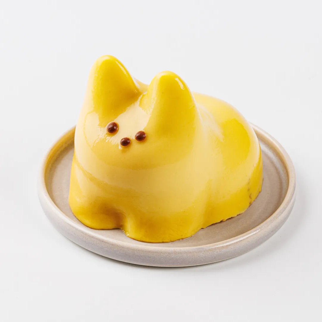 А он на желатиновых мышек будет охотиться, на мармеладных червячков