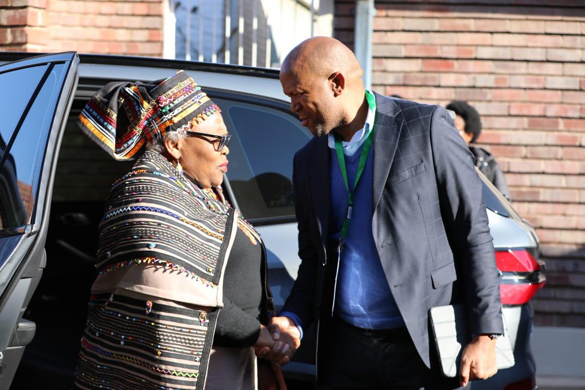 OfficialSASSA's tweet image. HAPPENING NOW| Minister Sisisi Tolashe is leading a dynamic Ministerial Outreach Programme at **Mzingisi Skweyiya Hall in Komani, Eastern Cape**, bringing vital government services directly to the people!
*Focus: Prioritising the elderly & vulnerable*
*Services on site:…