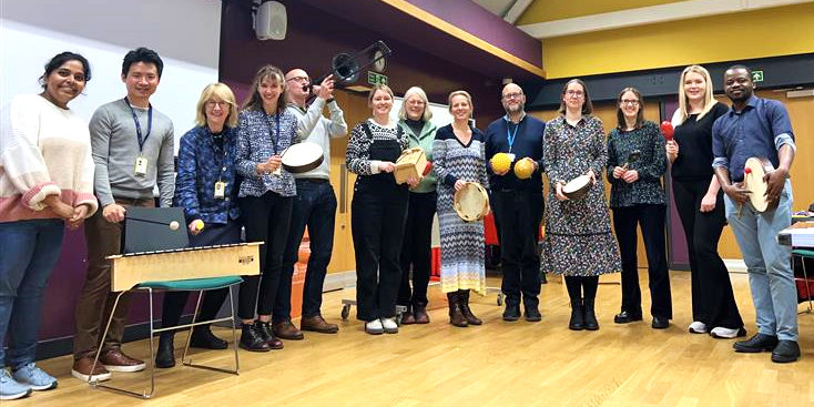 beatdementia's tweet image. 🎶 New research suggests that music therapy may reduce distress for people with dementia.
The NIHR-funded study at @CPFT_NHS found that using music therapy on NHS dementia wards could improve care and support for vulnerable patients.
cpft.nhs.uk/news/music-the…