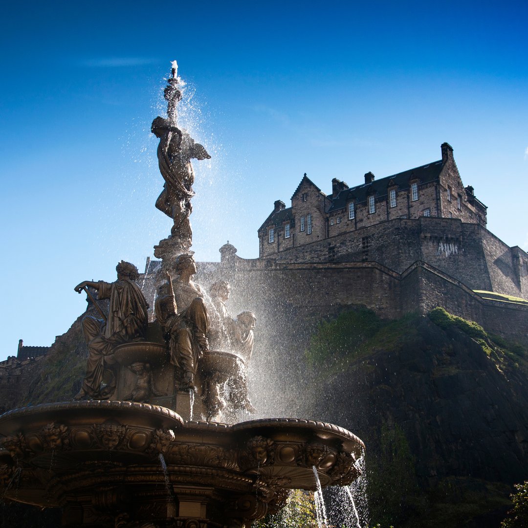 EdNapLib's tweet image. 🌞 Have a great weekend 🌞
Remember our libraries are open for use on the weekends see opening hours - orlo.uk/CQbQG
Call or email the Library
Telephone: +44 (0)131 455 3500
Email: library@napier.ac.uk
#EdNapLib
Photo Edinburgh Castle and Princes St Fountain