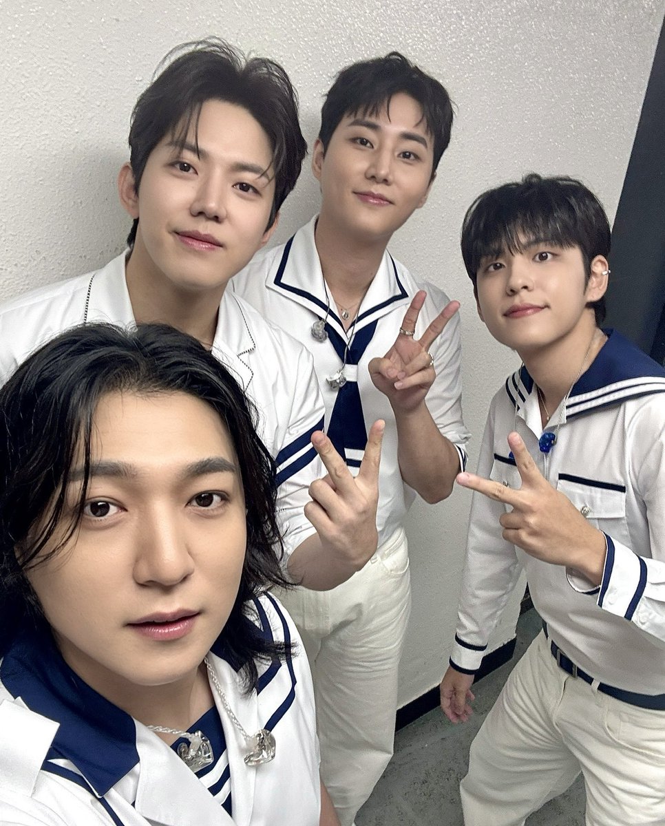 day6official's tweet image. [ #DAY6_BEHIND ]

마이데이와 함께라서 완전한 네 번째 팬미팅!
우리만의 안식처에 온 걸 환영해요 ✮꙳𓂃🤍

#DAY6 #데이식스
#MyDay #마이데이
#DAY6_4TH_FANMEETING
#PIER10_All_My_Days