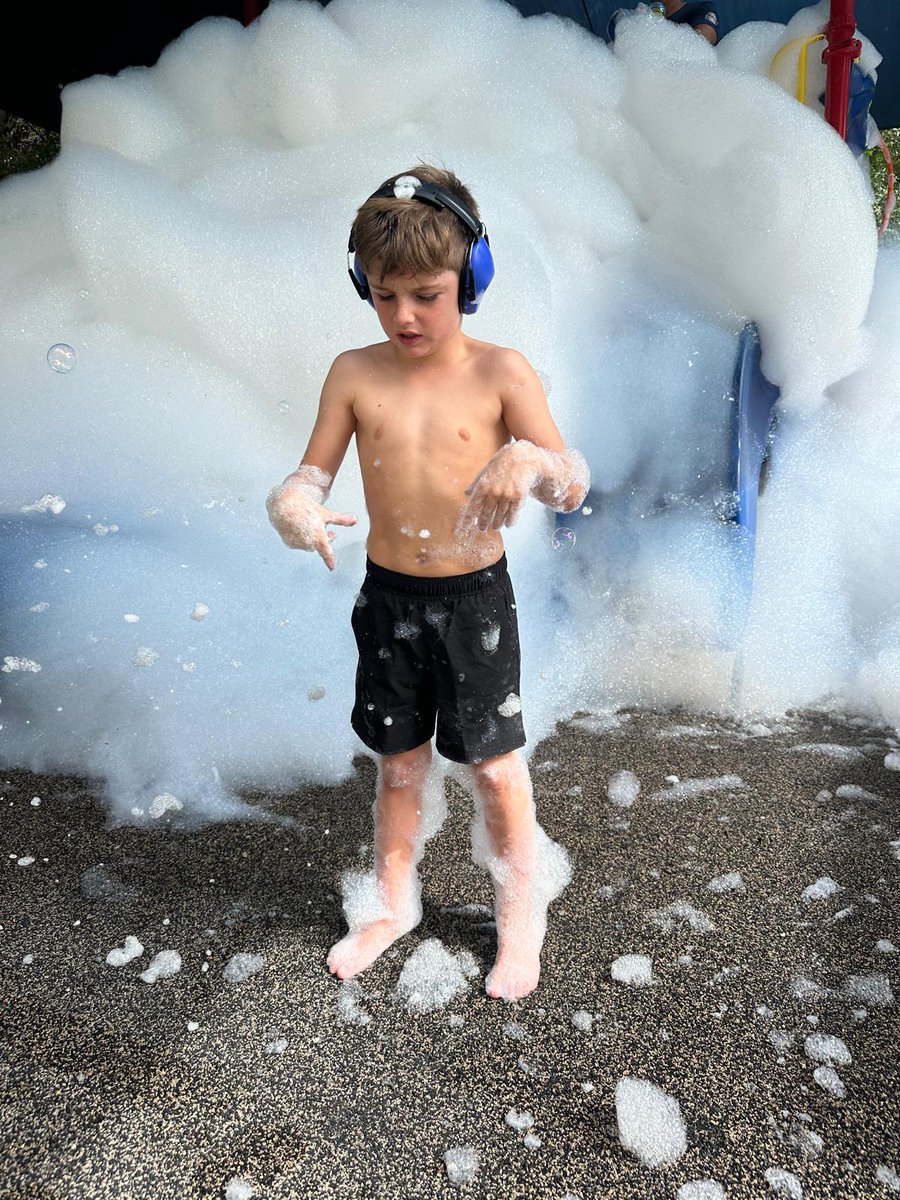 Victory_School1's tweet photo. More foam, more fun! 🫧 We couldn't help but share more photos from last month's foam party. This unique activity engaged our students' senses and encouraged a new type of exploration.

#AutismTVC2025 #AutismCommunity #SensoryExploration #PlaygroundAdventures #VictoryCenter https://t.co/KjiWuOp5OH