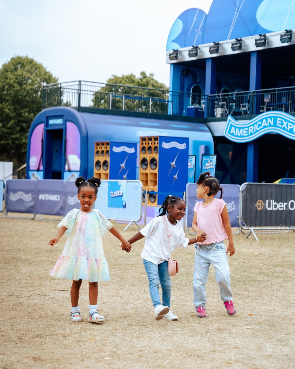 NBHDLondon's tweet photo. Here's what our magical June Edition of In The Neighbourhood at LIDO Festival looked like ☀️

Keep your eyes peeled for exciting news to drop very soon 👀

#NBHDLondon https://t.co/U2wtYK9bcX