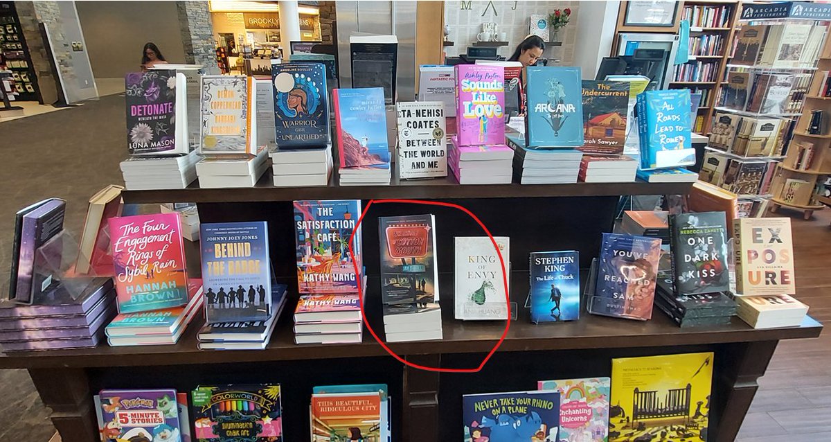 Pprbackwrtr's tweet image. Spotted in the wild @ LGA (LaGuardia Airport)
#WritingCommunity #welcometocottonmouth