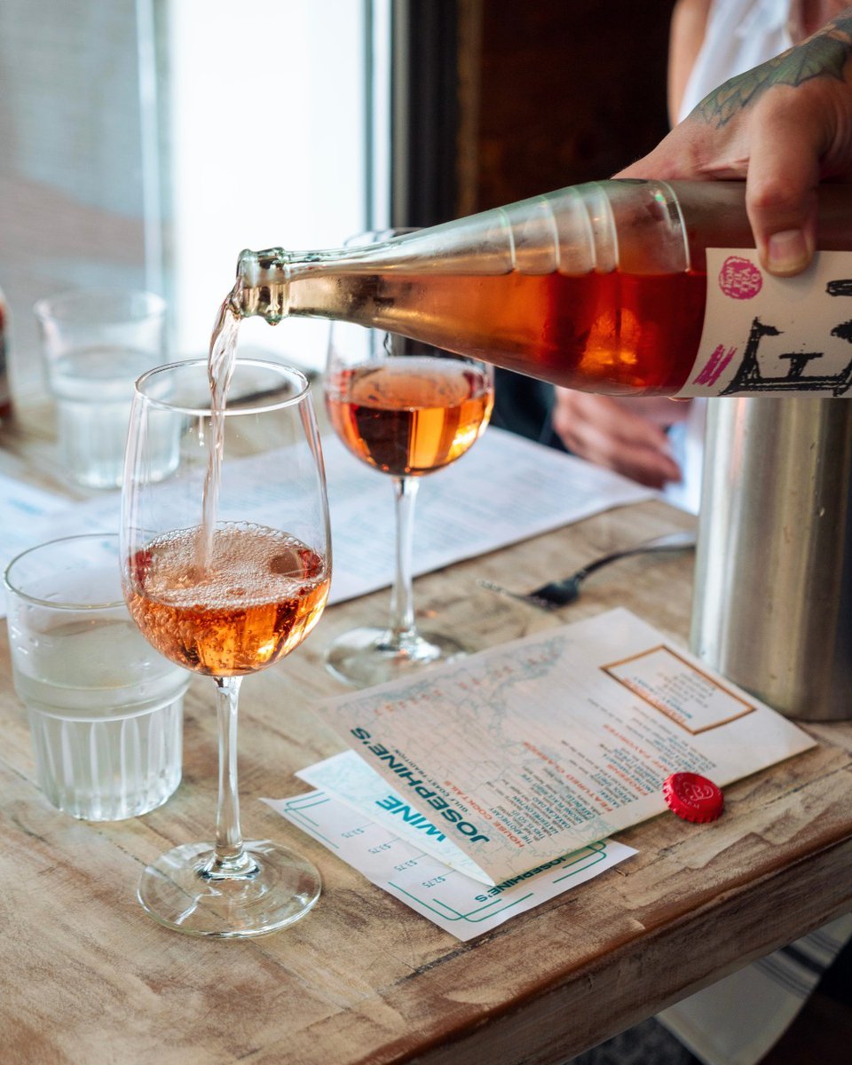 midtownHOU's tweet photo. Midtown Happy Hour deals:
🍸 Josephine’s: $1.50 oysters, $8 cocktails (5–6:30 PM)
 🍹 Gloria’s: HH all day, $7–$9 margs
 🐊 Gazebo: $3 frozens (12–4 PM)
Grab a friend and check out the best deals in the neighborhood.

 #MidtownHOU #HoustonHappyHour #MidtownEats https://t.co/XAnpAEdjbH