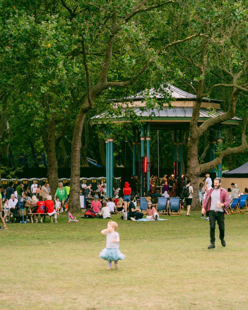 NBHDLondon's tweet photo. Here's what our magical June Edition of In The Neighbourhood at LIDO Festival looked like ☀️

Keep your eyes peeled for exciting news to drop very soon 👀

#NBHDLondon https://t.co/U2wtYK9bcX