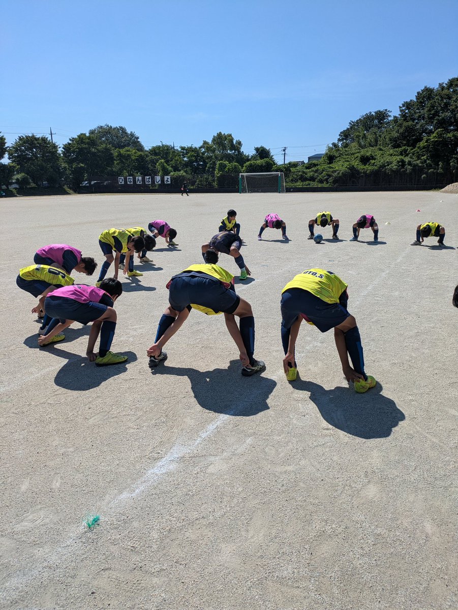 KarasutenguJrfc's tweet photo. 6月22日日曜日
烏天狗JrFCU12TMvs日進SS
シンプルにトランジッションでやられる。
このボールの処理の仕方や予測が自分の運動能力を超える相手には頭が早く動かないと勝てない。
この訓練が足りなかった。課題は伸びしろとしてとらえました😁
#烏天狗JrFC #さいたま市四種サッカーチーム https://t.co/thag0sH0eV
