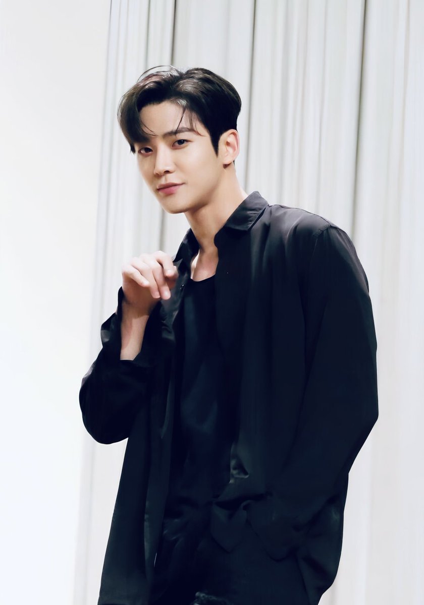 Stunning 😍

#Rowoon #로운 #김석우