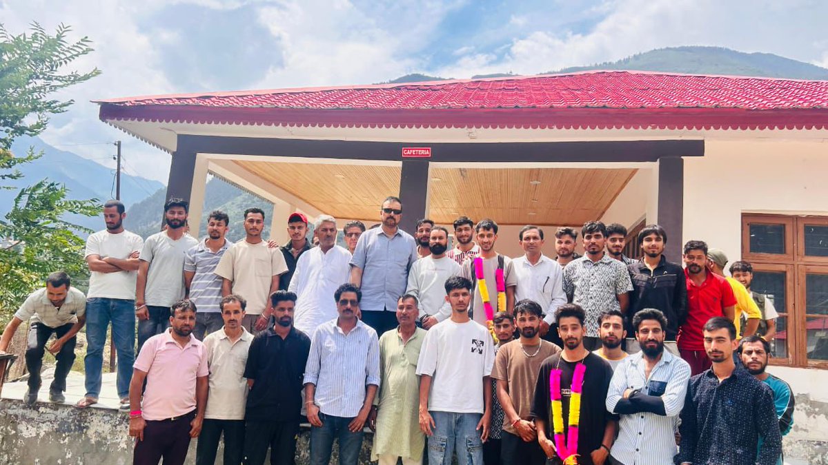 YNCJK's tweet photo. On the directions of YNC Jammu President Janab @Tejinder013_NC Pal Singh Aman Ji, a Youth Convention was held in Paddar by VP Vishal Parihar. Hon’ble Sajjad Ahmed Kichloo Sahab (Former MoS Home) was Chief Guest. Youth from various parties joined NC under his leadership. https://t.co/gVagVFSYEB