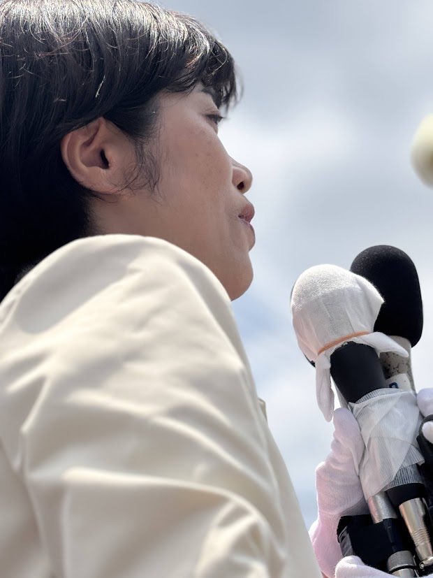 sakurauchikoshi's tweet image. 私は長く弁護士として、DVやハラスメントを受けた女性や、虐待を受けた子どもたちの事件に取り組んできました。
尊厳を傷つけられた方々が、自分らしく生きられるように。
被害からの回復を支え、ともに歩む仕事に全力を尽くしてきました。…